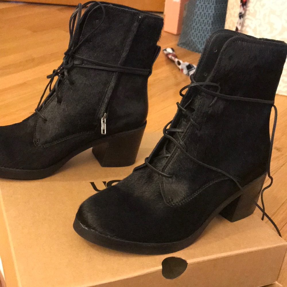 UGG Oriana Exotic Boot - Size 9.5, Black